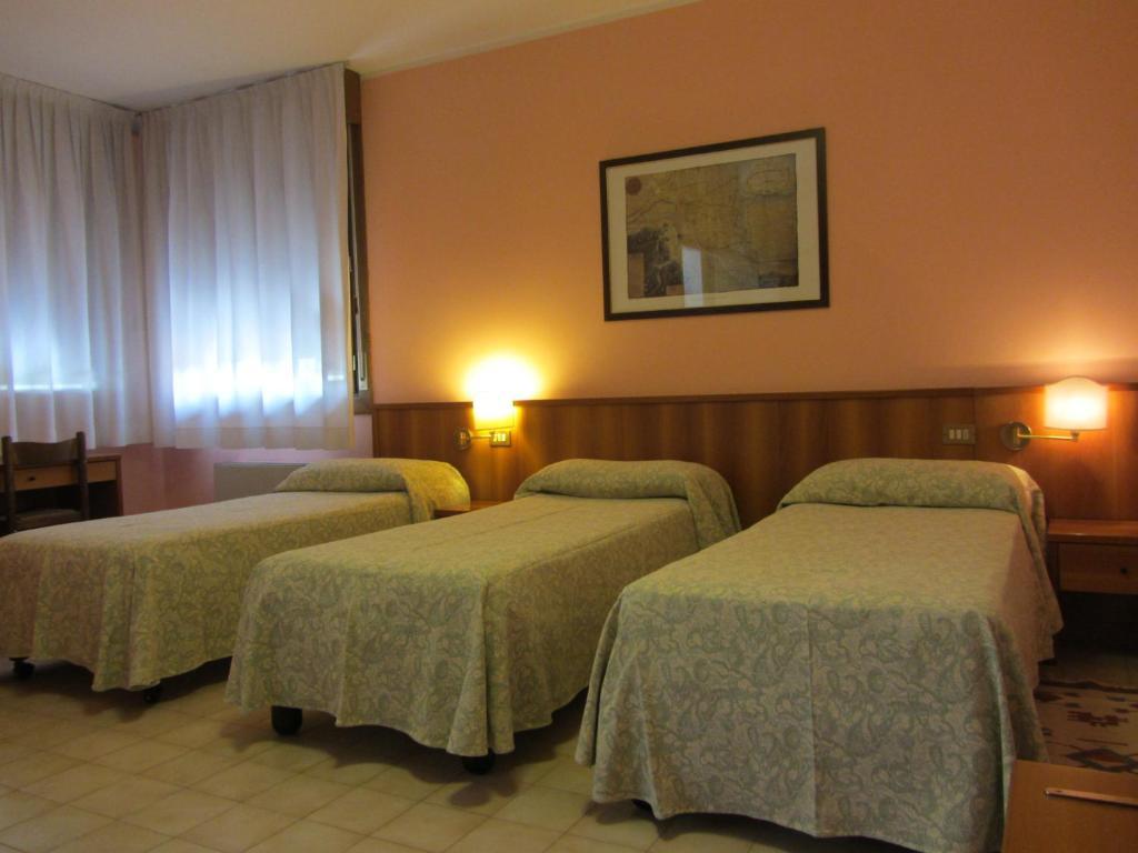 Hotel Ristorante Al Bassanello Bassano del Grappa Exterior photo