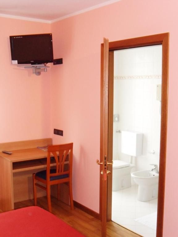 Hotel Ristorante Al Bassanello Bassano del Grappa Room photo