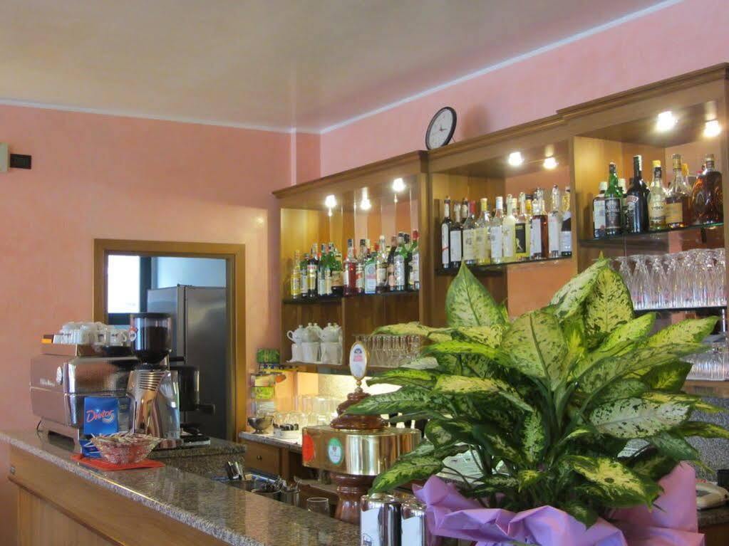 Hotel Ristorante Al Bassanello Bassano del Grappa Exterior photo